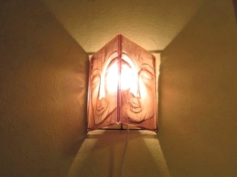 ブッダフェイスのエキゾチックな壁掛けランプ ～アジアン照明～